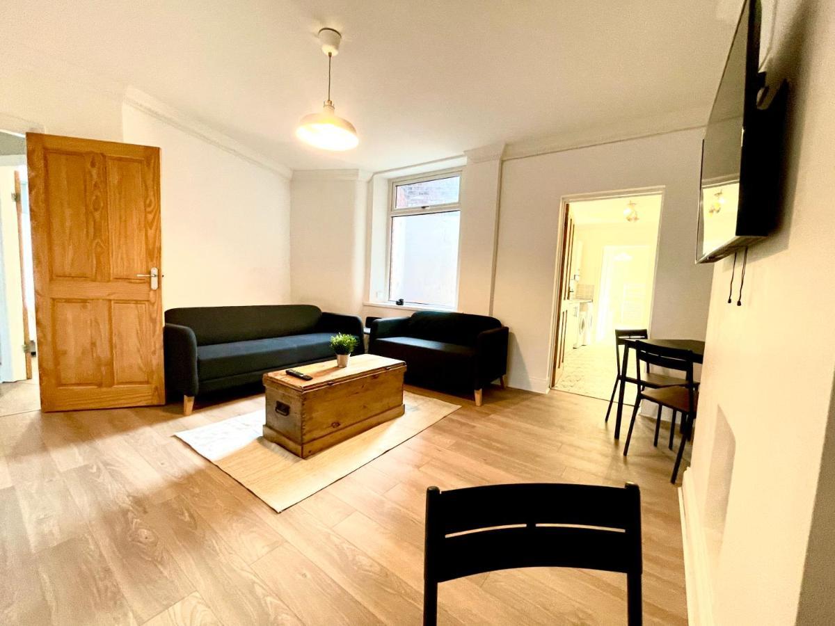 Huge Serviced Apartment With Free Parking Jesmond Luaran gambar