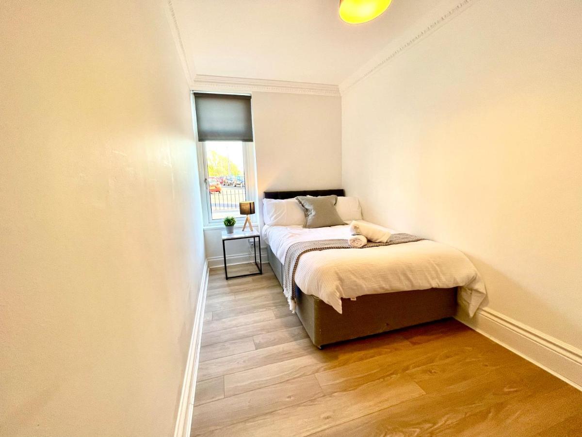 Huge Serviced Apartment With Free Parking Jesmond Luaran gambar