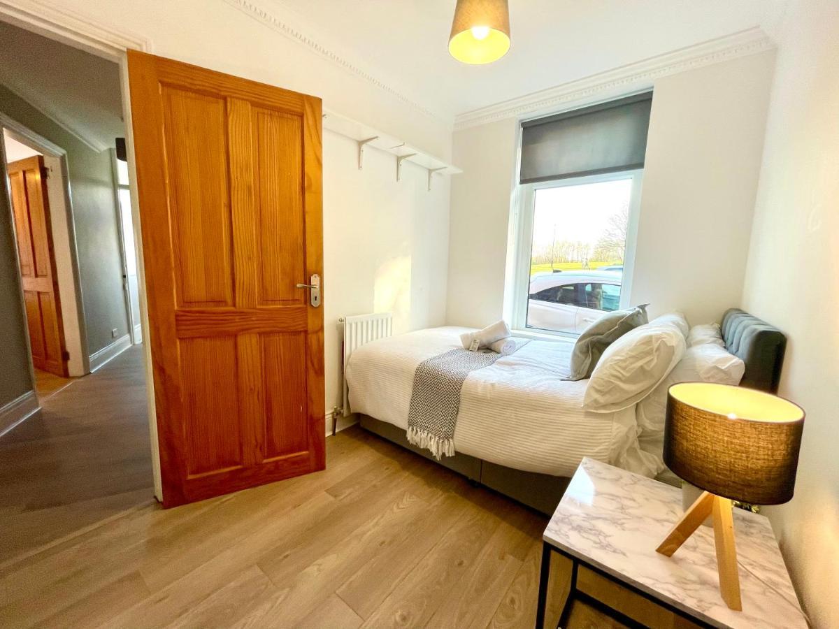 Huge Serviced Apartment With Free Parking Jesmond Luaran gambar