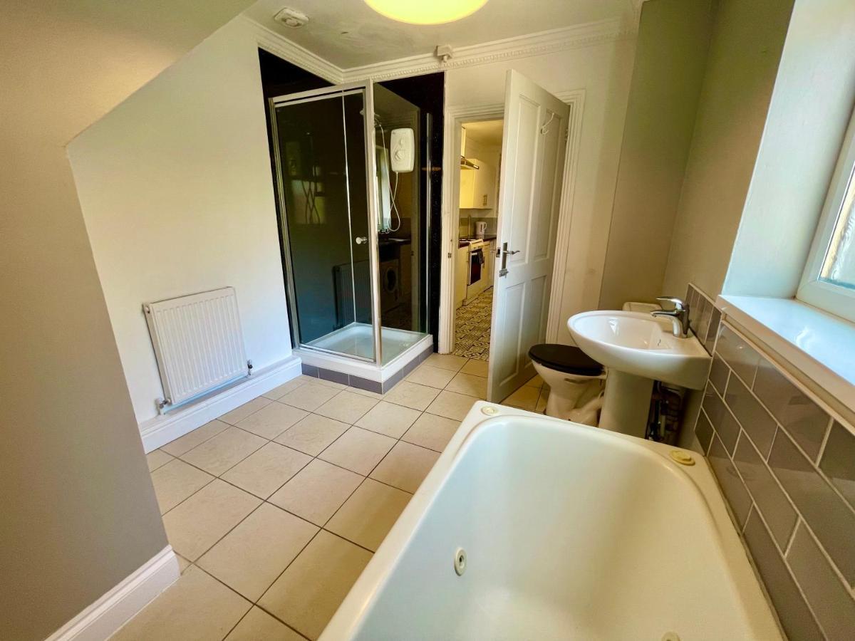 Huge Serviced Apartment With Free Parking Jesmond Luaran gambar