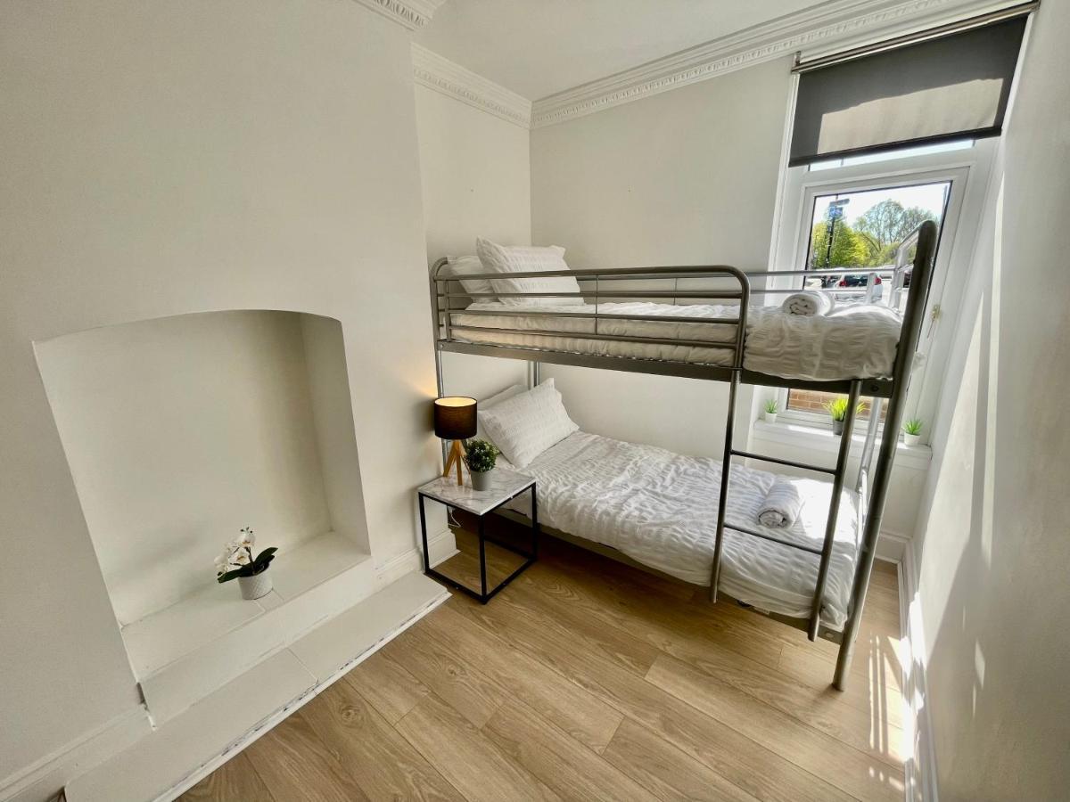 Huge Serviced Apartment With Free Parking Jesmond Luaran gambar