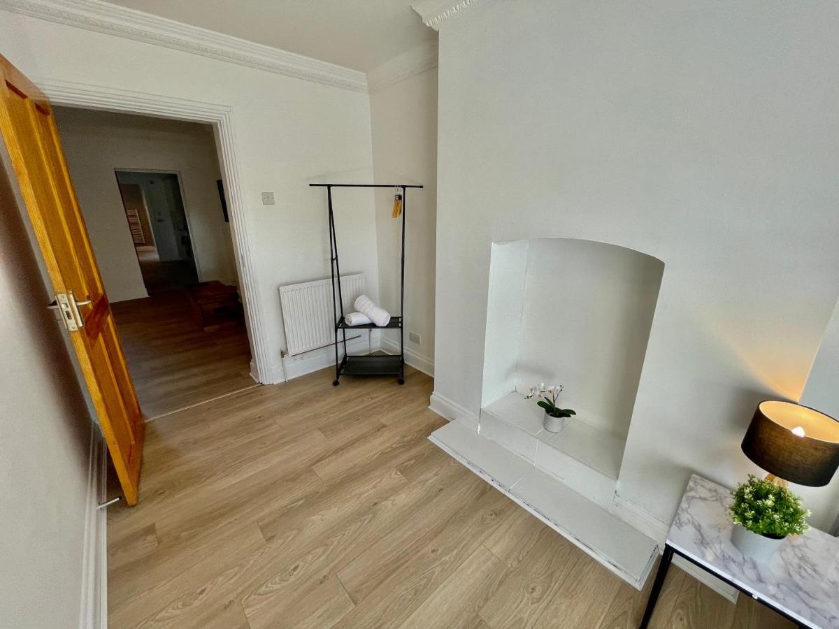 Huge Serviced Apartment With Free Parking Jesmond Luaran gambar