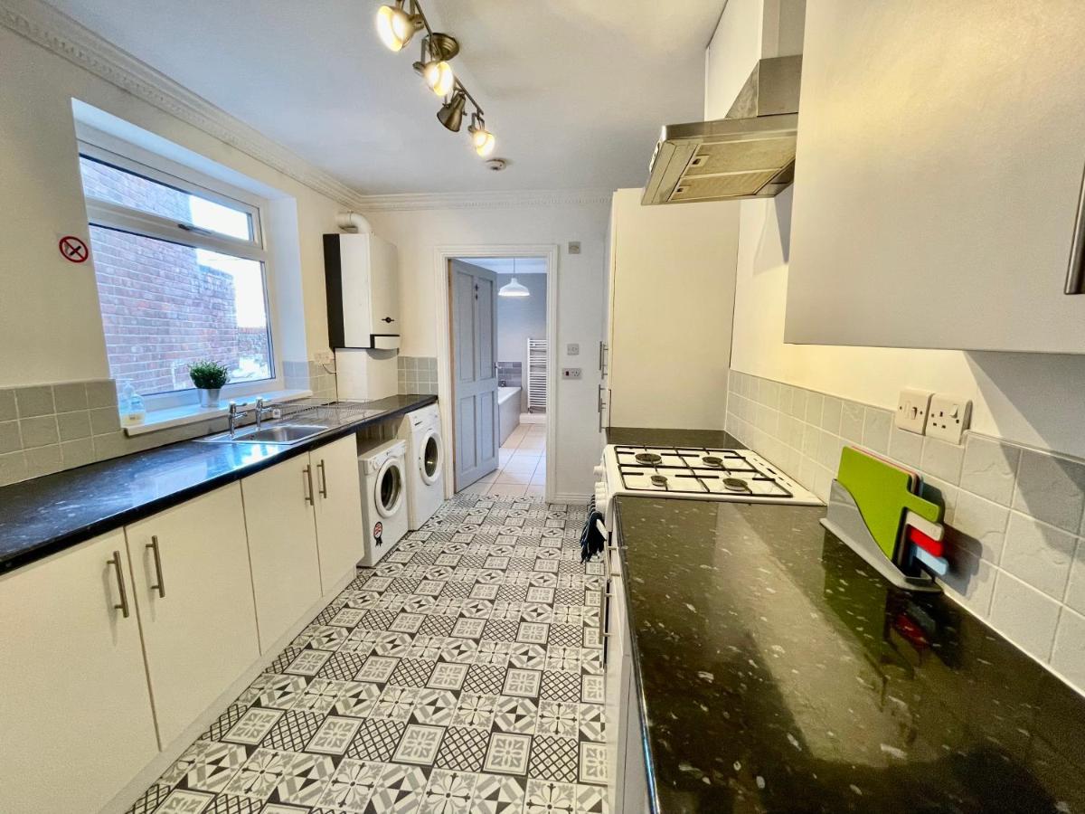 Huge Serviced Apartment With Free Parking Jesmond Luaran gambar