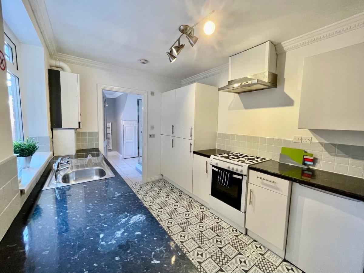 Huge Serviced Apartment With Free Parking Jesmond Luaran gambar